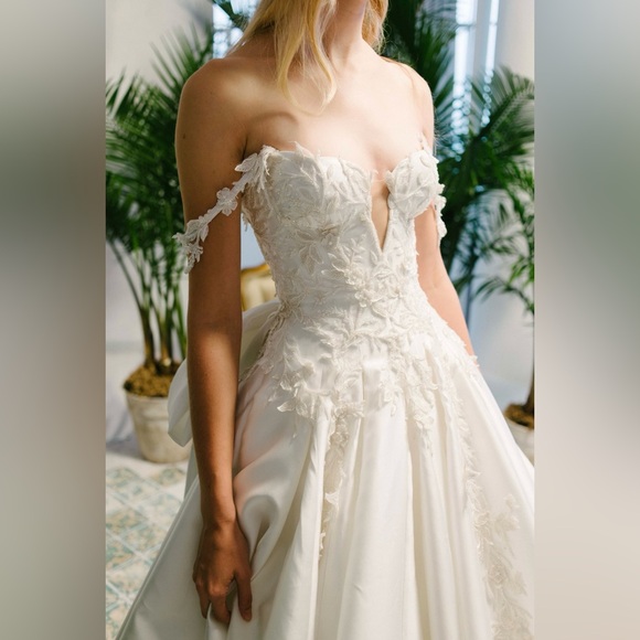 Galia Lahav Dresses & Skirts - Galia Lahav Aida Wedding Dress NWT